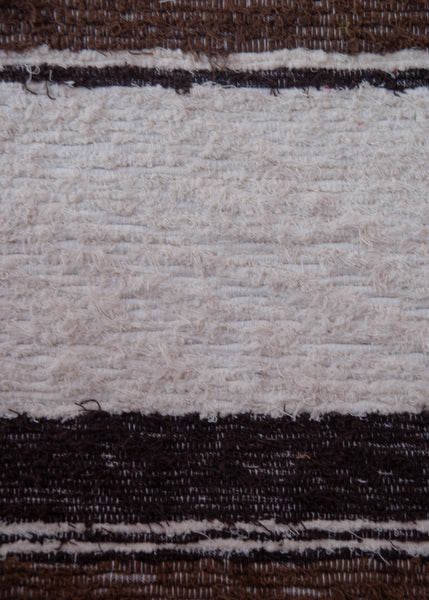 Brown & White | 40 x 60