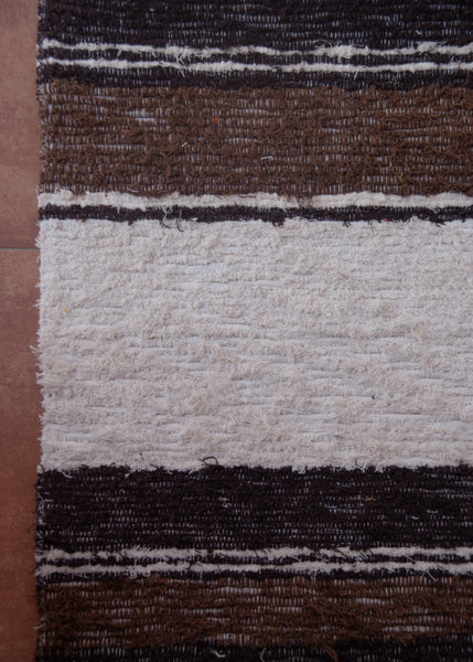 Brown & White | 40 x 60