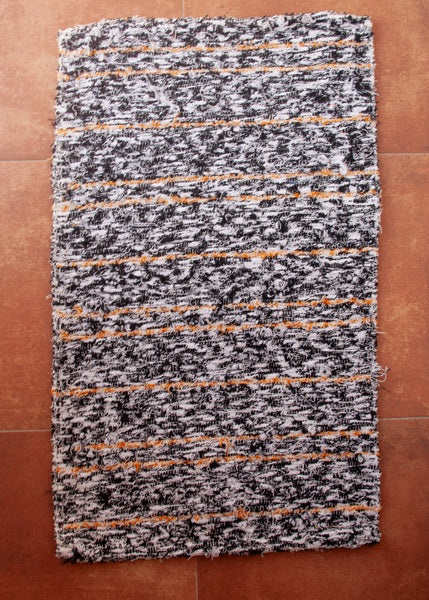 Black,white & yellow | 40 x 60