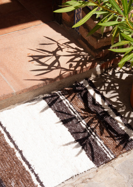 Brown & White | 40 x 60