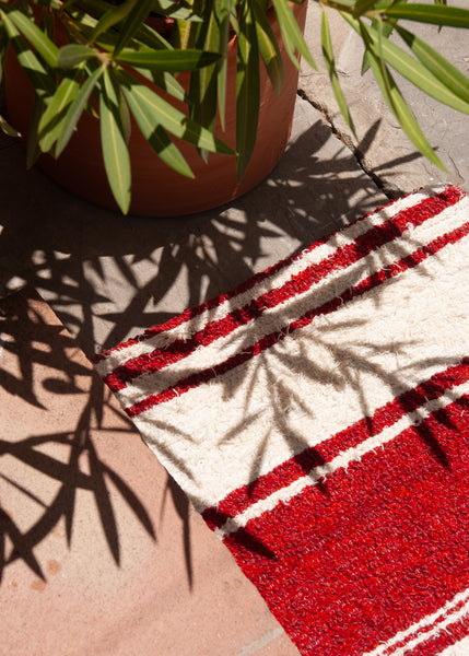Red & White | 40 x 60