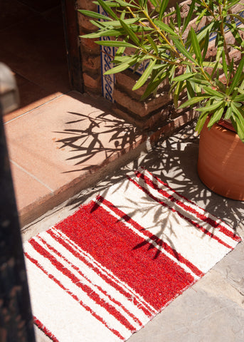 Red & White | 40 x 60