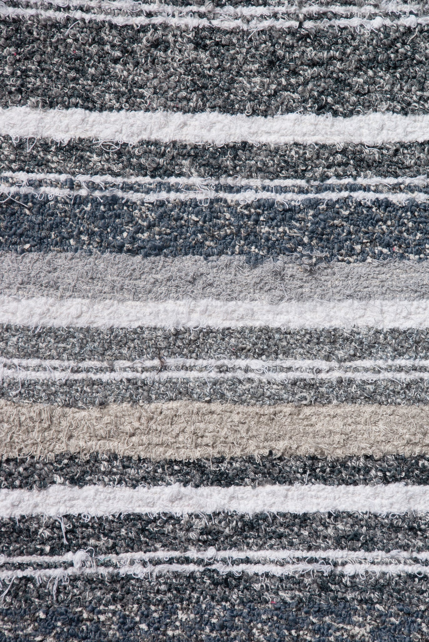 Grey & White | 40 x 60