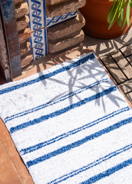 Blue & White | 40 x 60