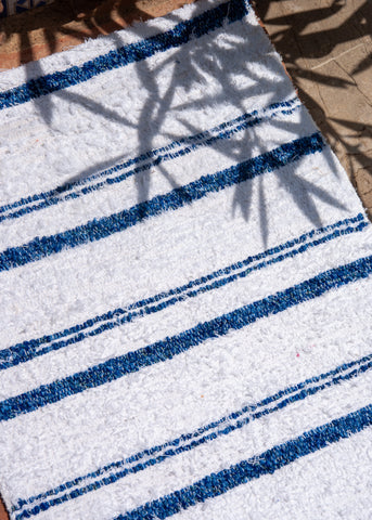 Blue & White | 40 x 60