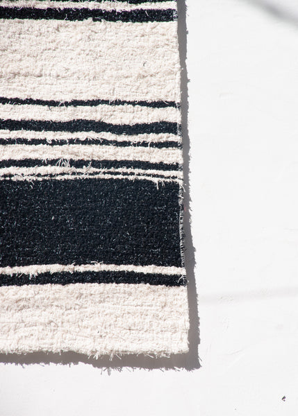 Black & White | 40 x 60