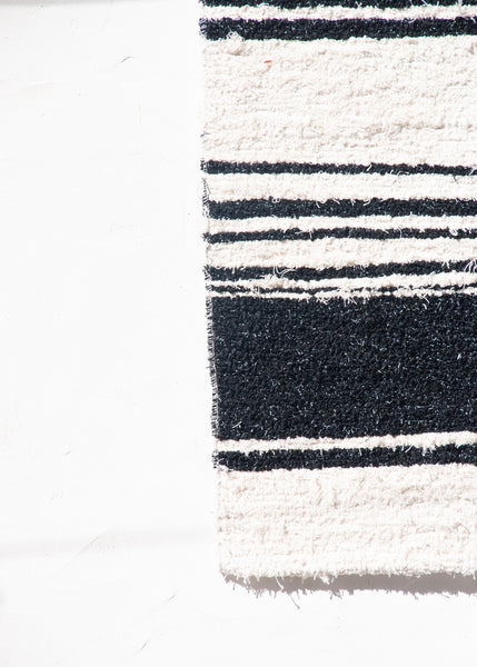 Black & White | 40 x 60